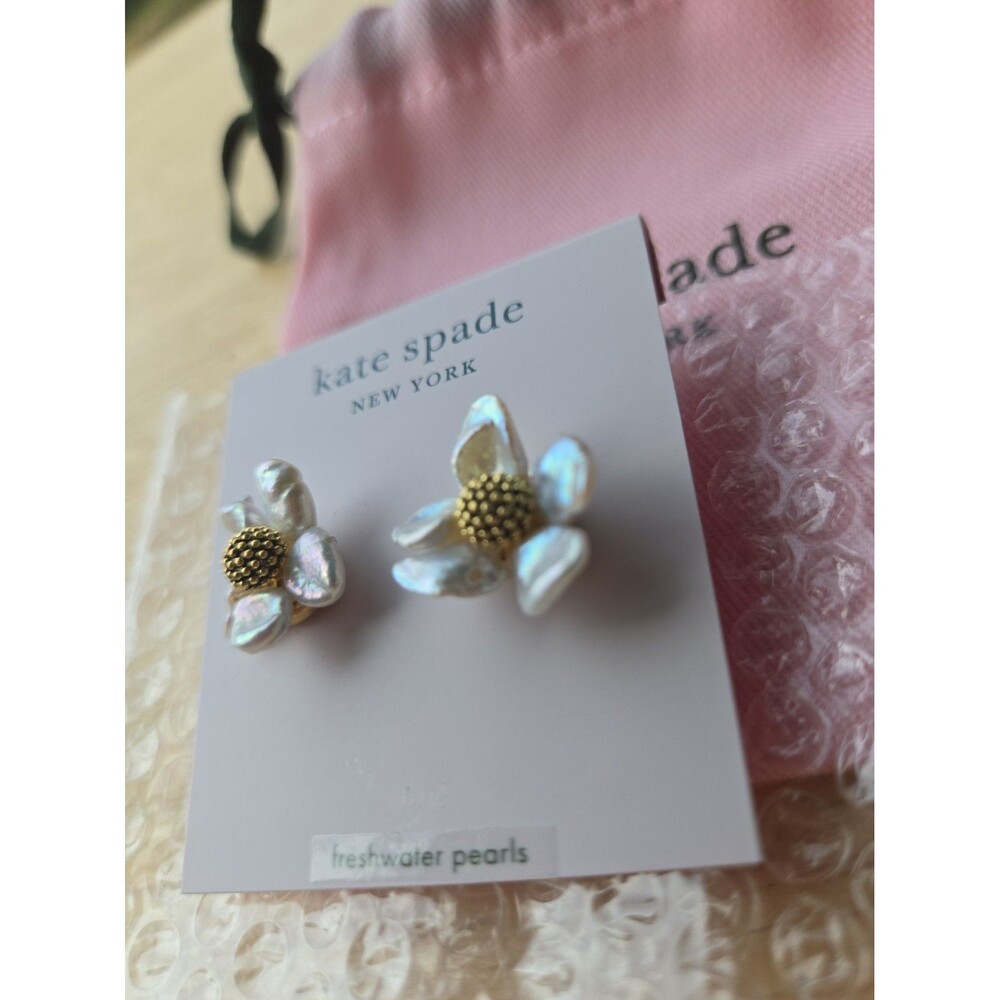 NWT Kate Spade Floral Frenzy Pearl Flower Stud Earrings Gold Tone Vtg Rare - Picture 11 of 13